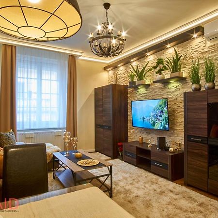 R7 Design Apartment - Hostaid Budapest Ngoại thất bức ảnh