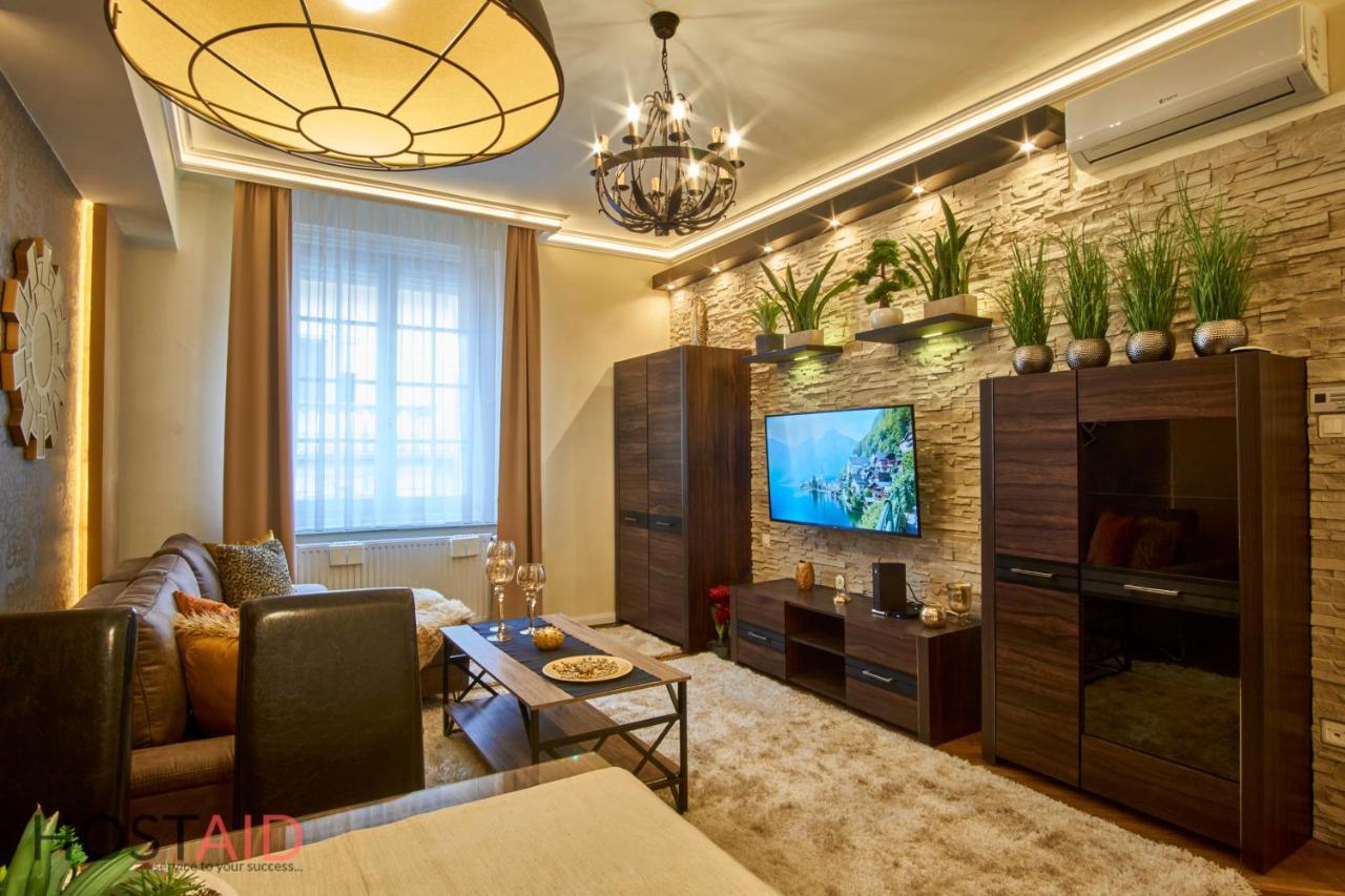 R7 Design Apartment - Hostaid Budapest Ngoại thất bức ảnh