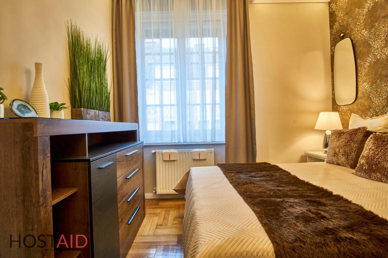 R7 Design Apartment - Hostaid Budapest Ngoại thất bức ảnh
