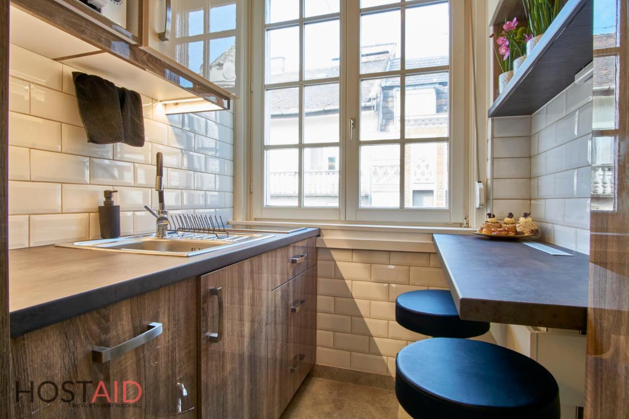 R7 Design Apartment - Hostaid Budapest Ngoại thất bức ảnh